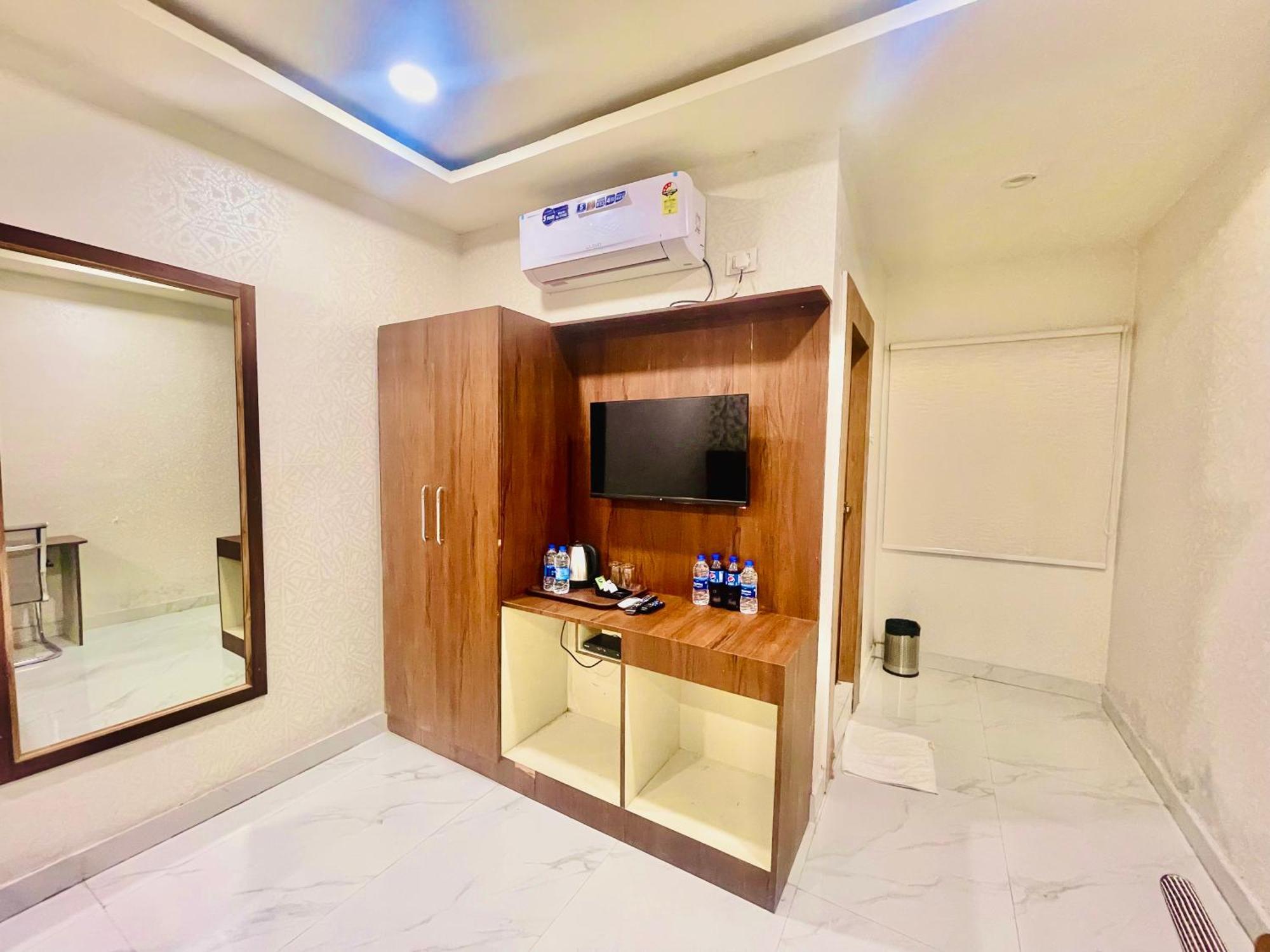Hotel Eagle Grand Hyderabad Airport Zone 商沙巴 外观 照片