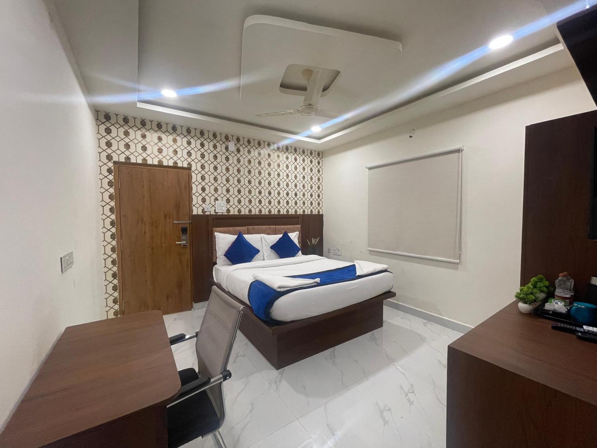 Hotel Eagle Grand Hyderabad Airport Zone 商沙巴 外观 照片