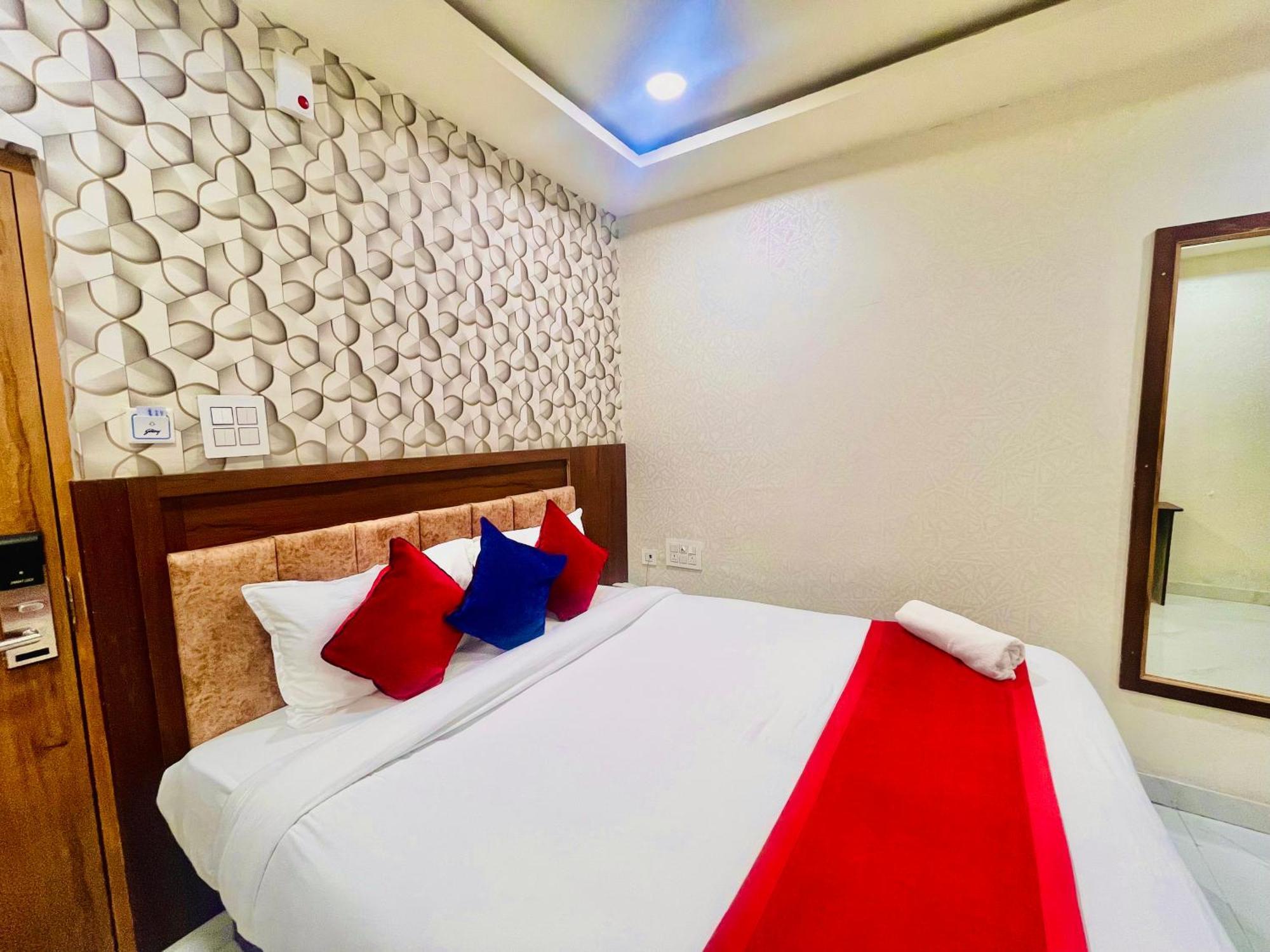 Hotel Eagle Grand Hyderabad Airport Zone 商沙巴 外观 照片