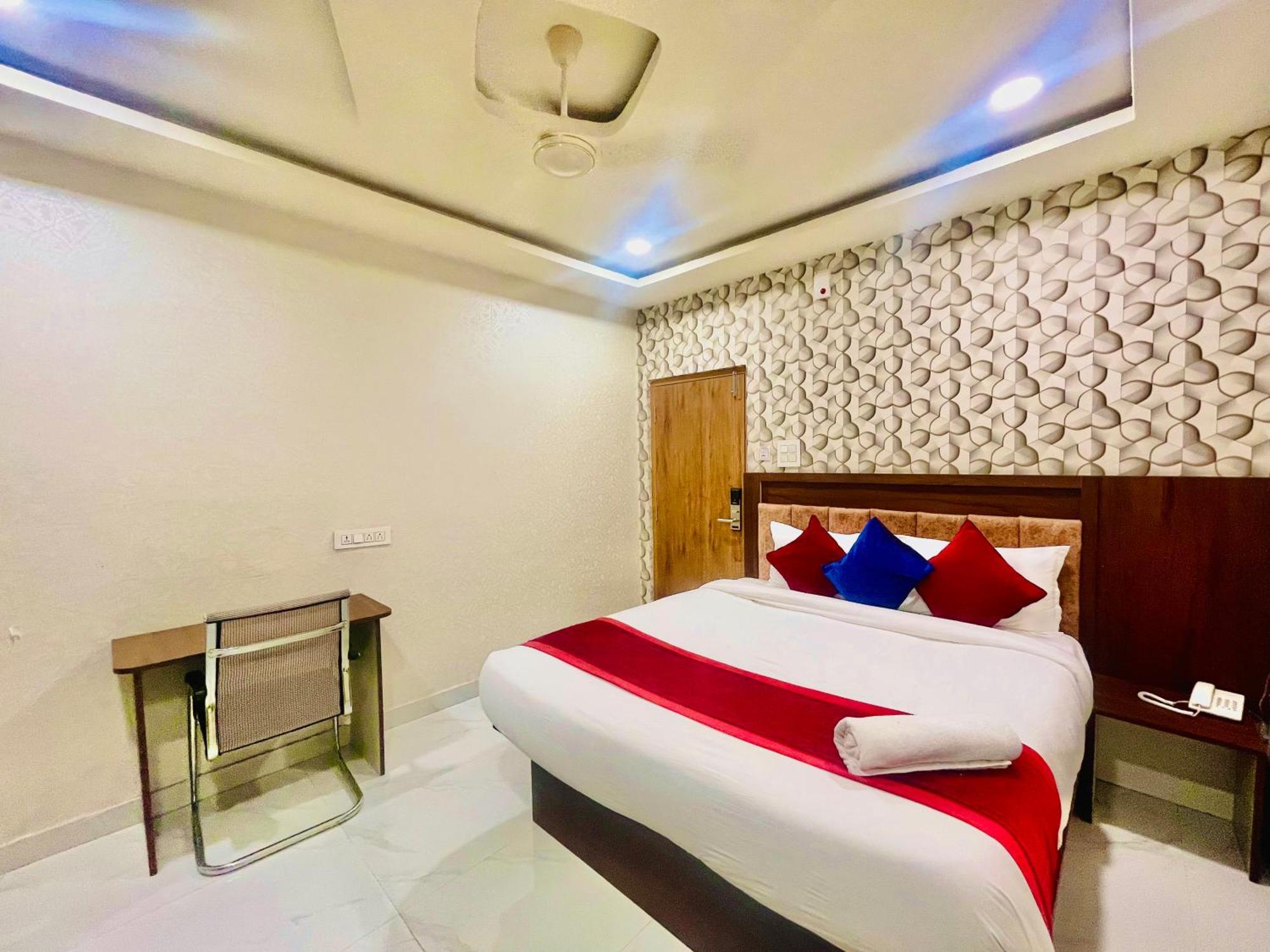 Hotel Eagle Grand Hyderabad Airport Zone 商沙巴 外观 照片