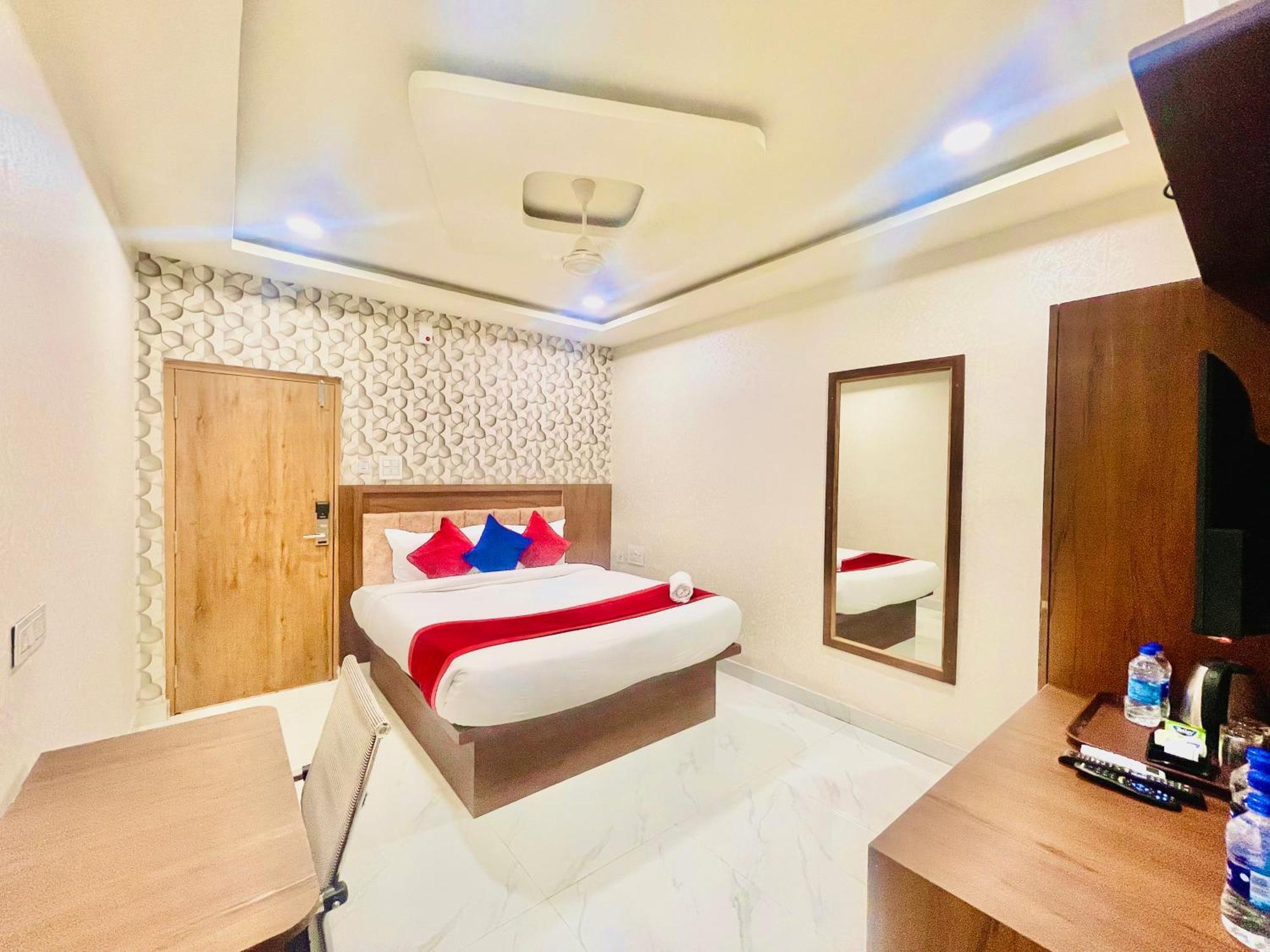 Hotel Eagle Grand Hyderabad Airport Zone 商沙巴 外观 照片