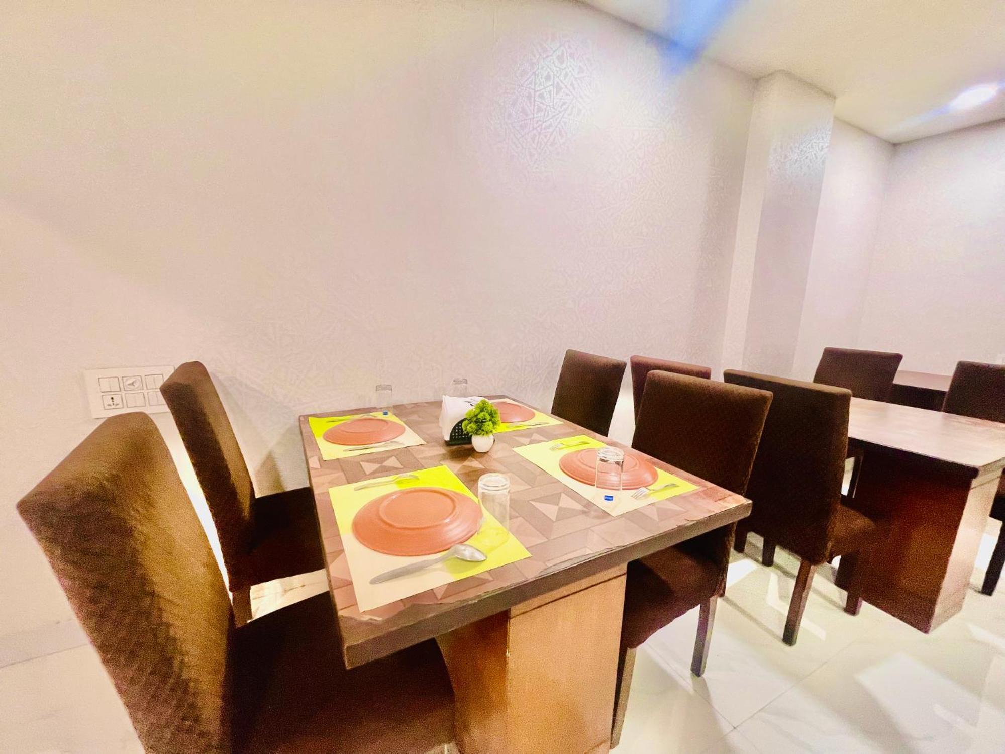 Hotel Eagle Grand Hyderabad Airport Zone 商沙巴 外观 照片