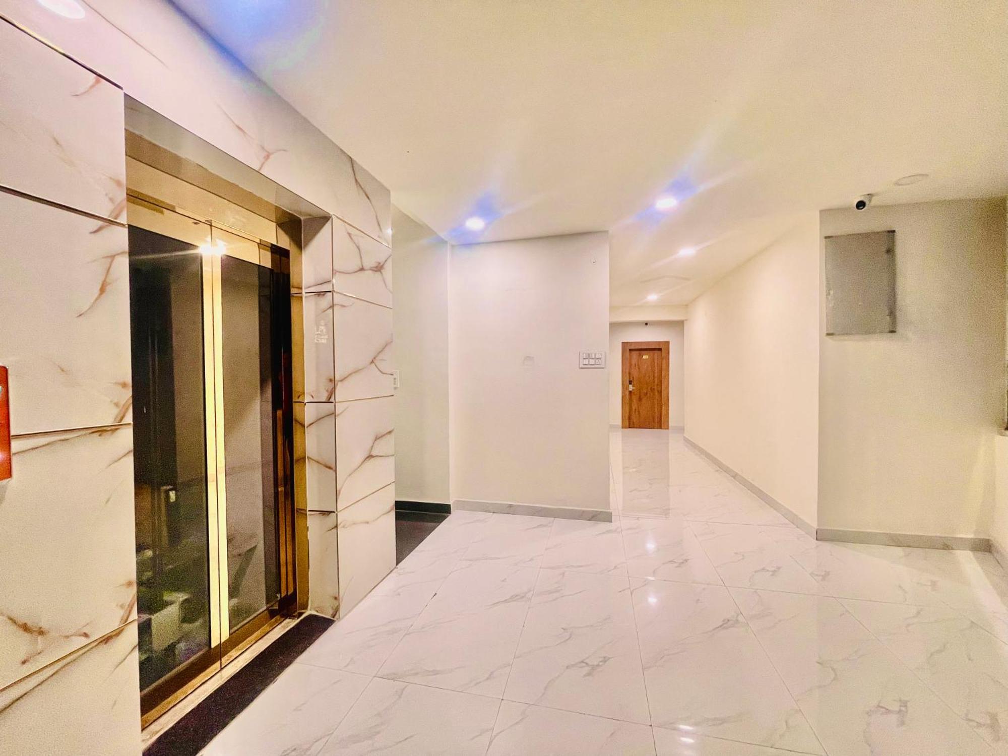 Hotel Eagle Grand Hyderabad Airport Zone 商沙巴 外观 照片